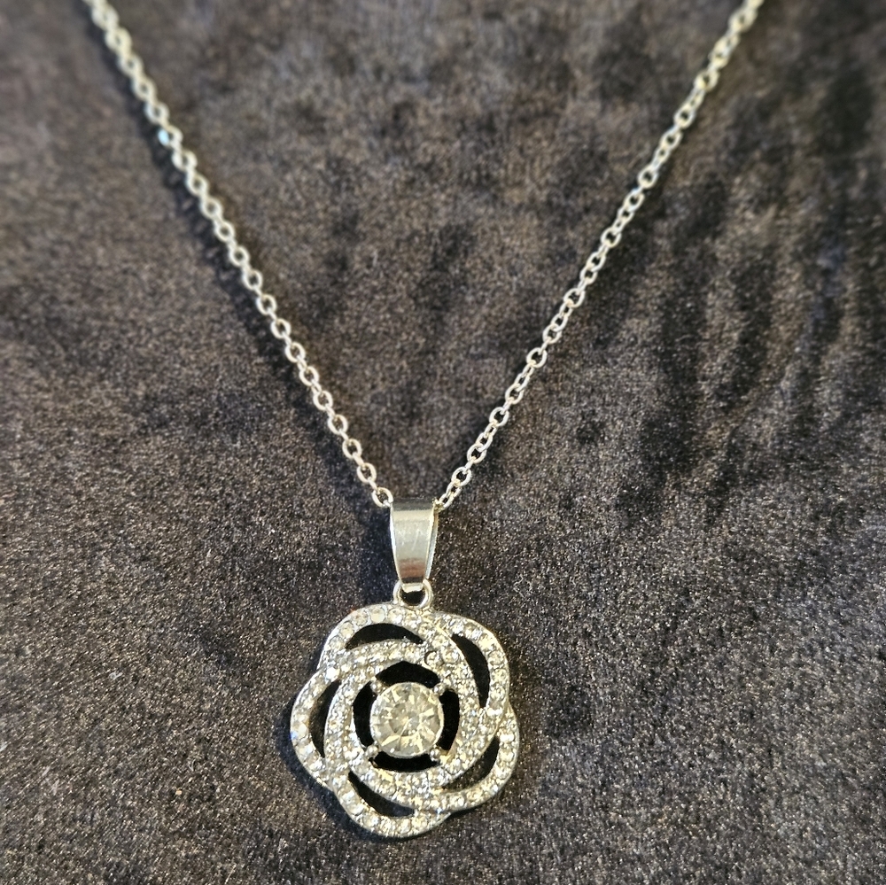 New Flower Rhinestone Pendent Costume Jewelry